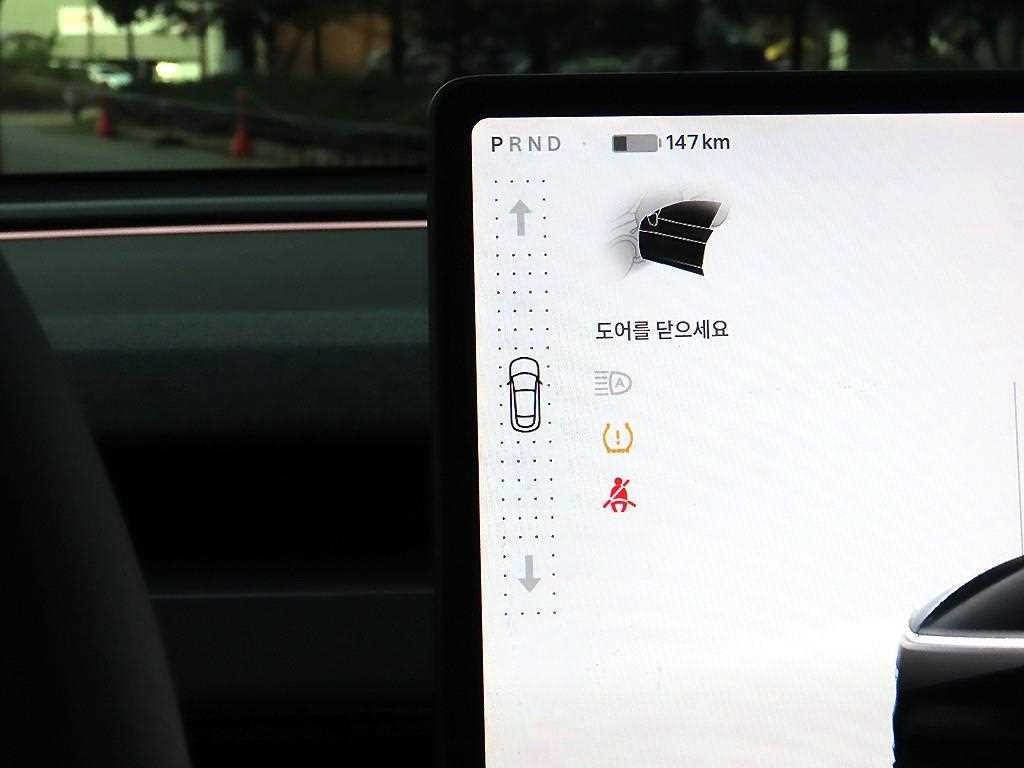 테슬라 모델 Y RWD 이미지 9