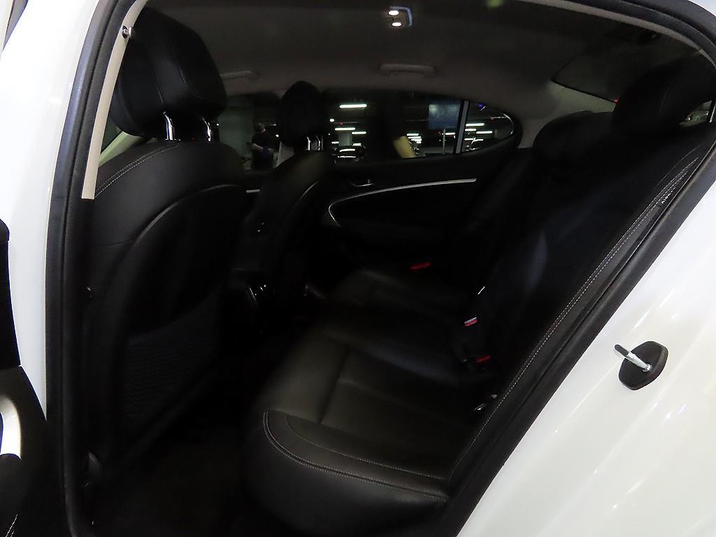 제네시스 G70 더 뉴 G70 가솔린 2.0T 2WD 기본형 이미지 7