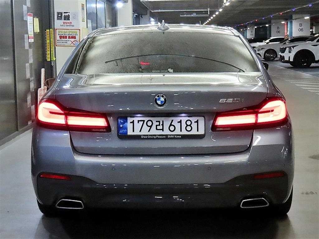 BMW 5시리즈 5시리즈 (G30) 520i M 스포츠 이미지 5