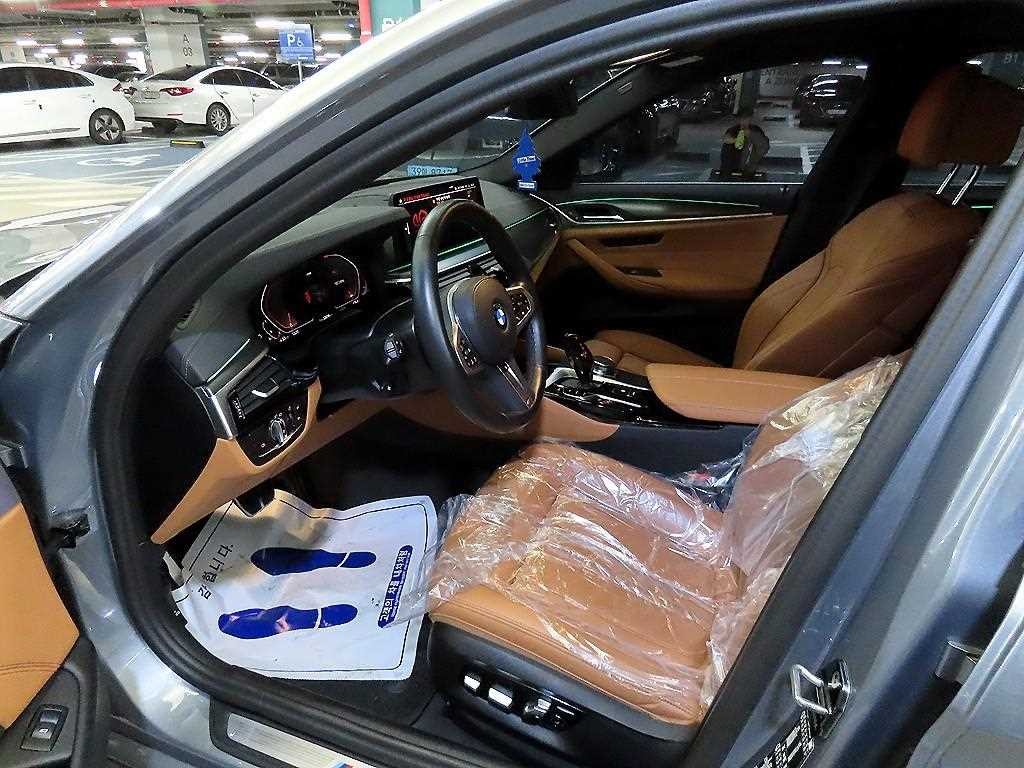 BMW 5시리즈 5시리즈 (G30) 520i M 스포츠 이미지 6