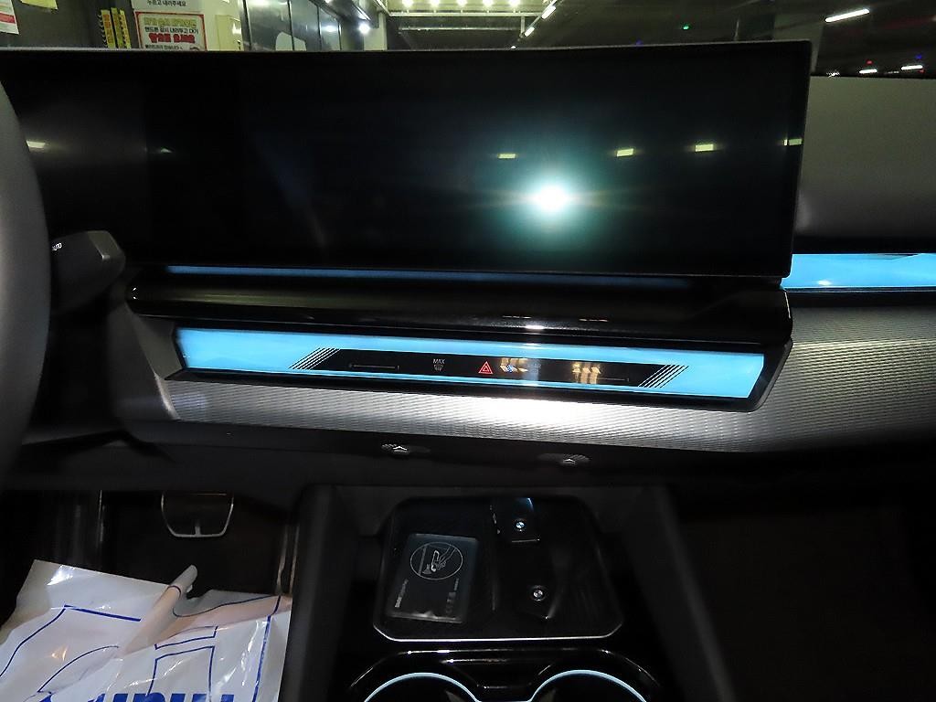 BMW 5시리즈 5시리즈 (G60) 520i 스페셜 에디션 이미지 11