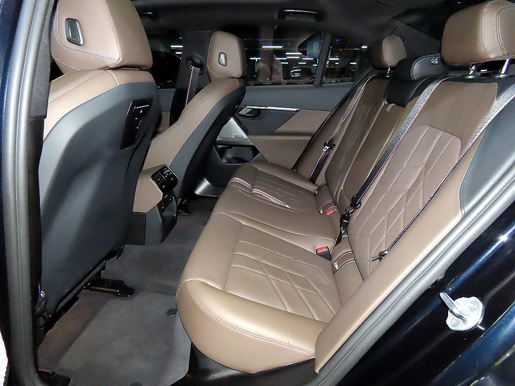 BMW 5시리즈 5시리즈 (G60) 520i 스페셜 에디션 이미지 7
