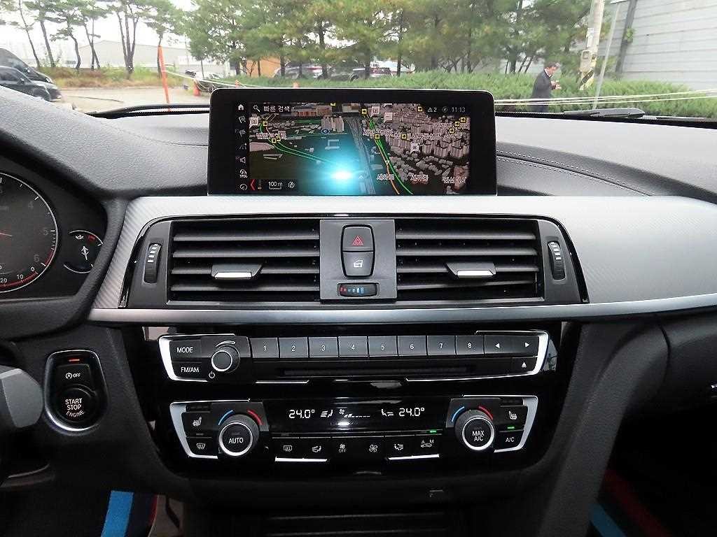 BMW 3시리즈 3시리즈 (F30) 320d M 스포츠 쉐도우 이미지 13