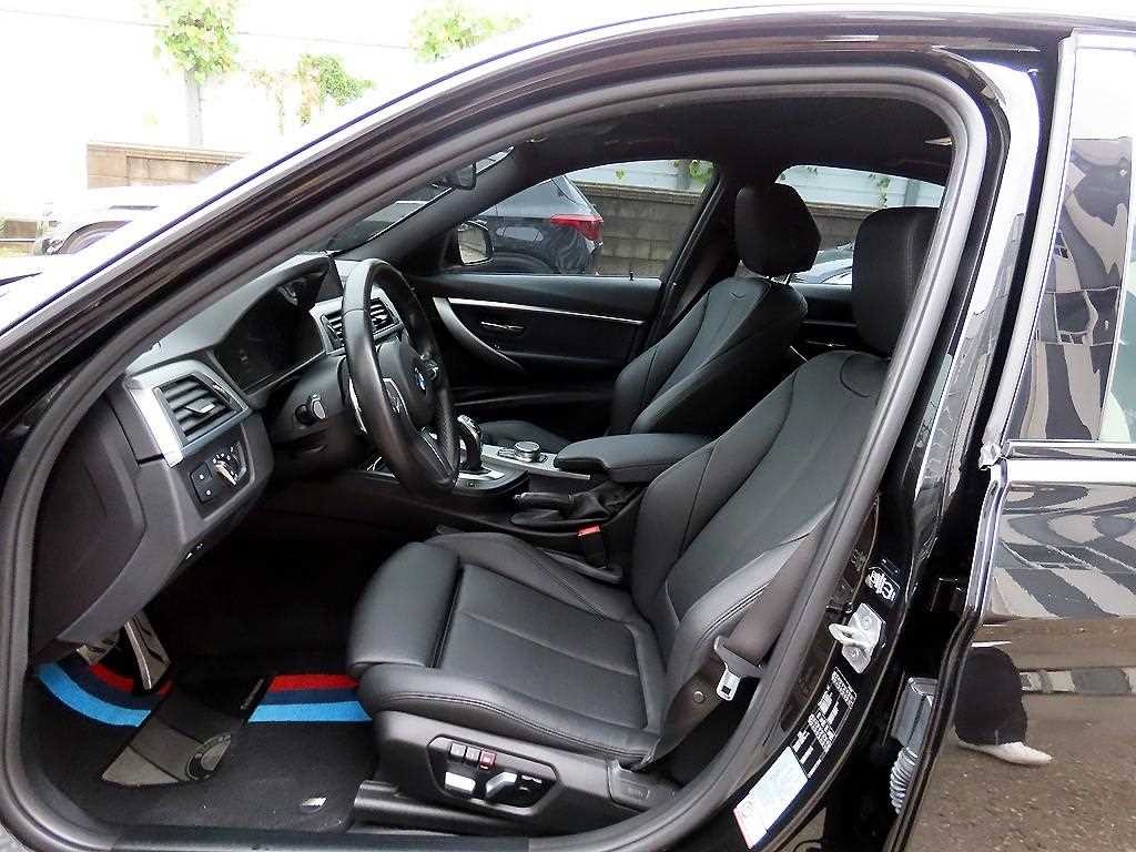BMW 3시리즈 3시리즈 (F30) 320d M 스포츠 쉐도우 이미지 5
