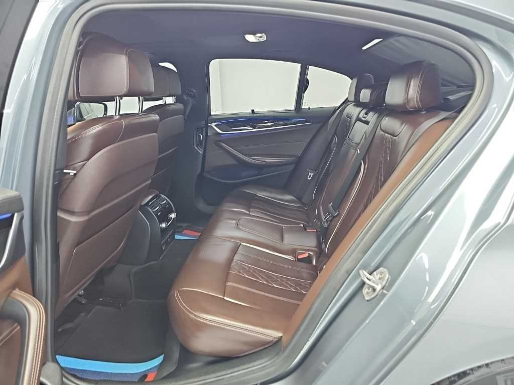 BMW 5시리즈 5시리즈 (G30) 530i M 스포츠 플러스 이미지 12
