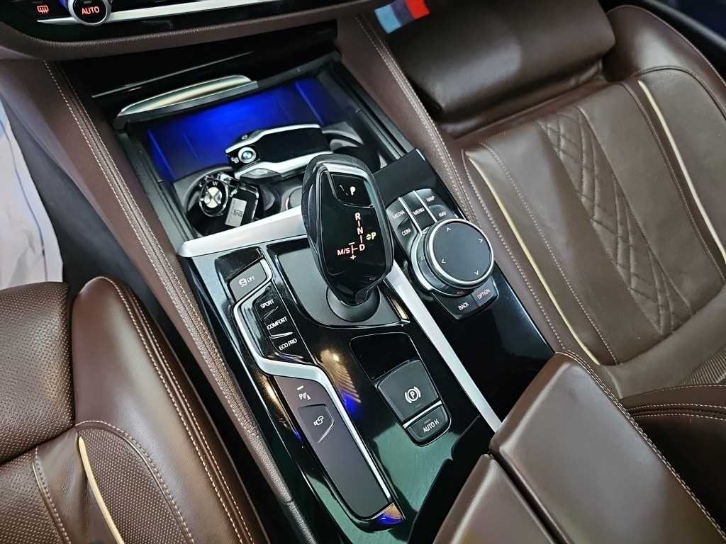 BMW 5시리즈 5시리즈 (G30) 530i M 스포츠 플러스 이미지 8