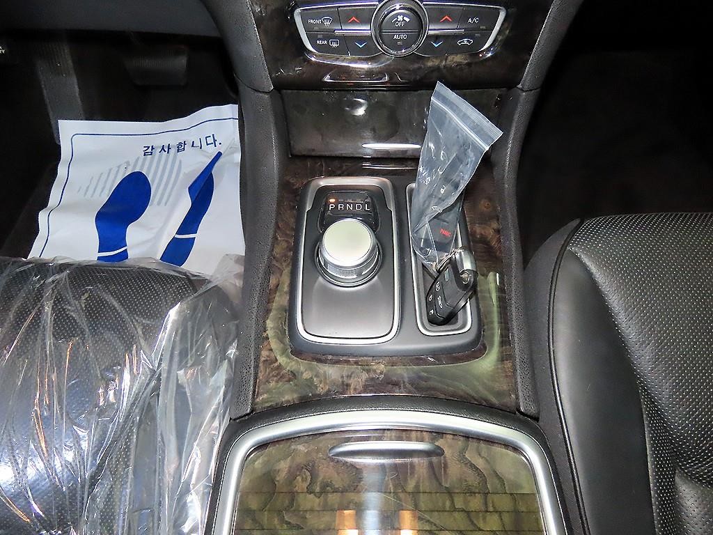 크라이슬러 300C 더뉴300C 3.6 이미지 12