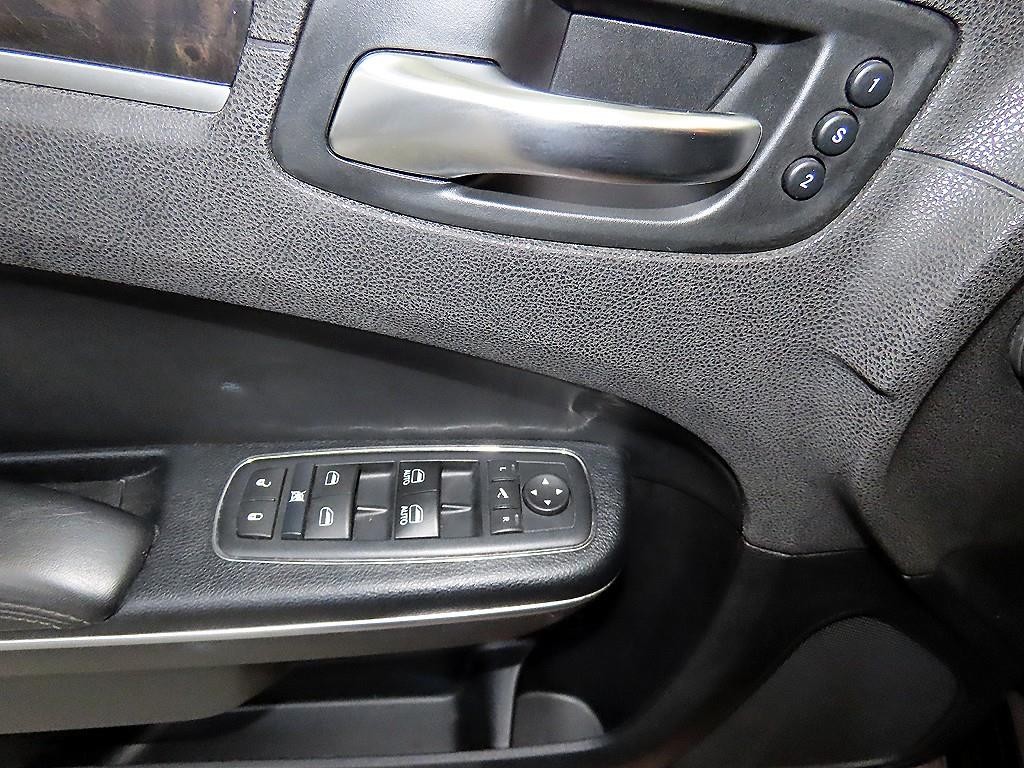 크라이슬러 300C 더뉴300C 3.6 이미지 13