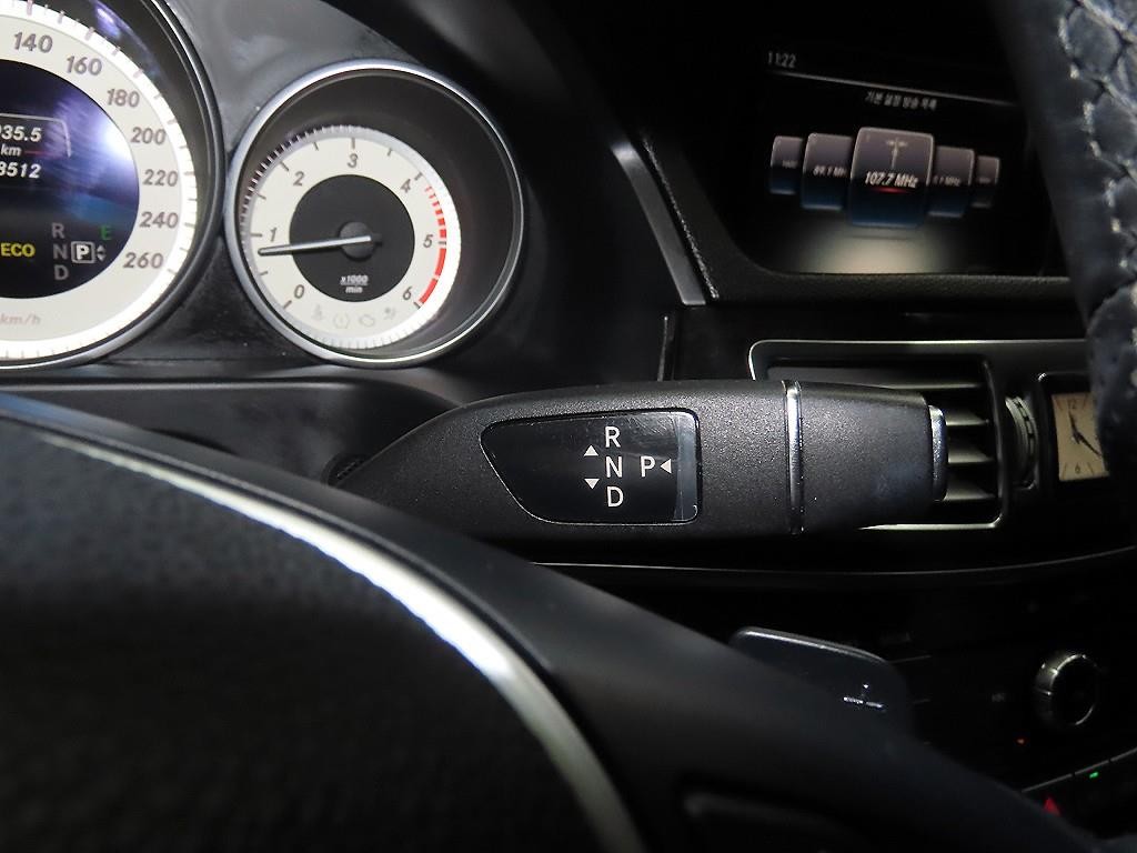 벤츠 E 클래스 E-클래스 W212 E250 블루텍 4MATIC 아방가르드 이미지 12