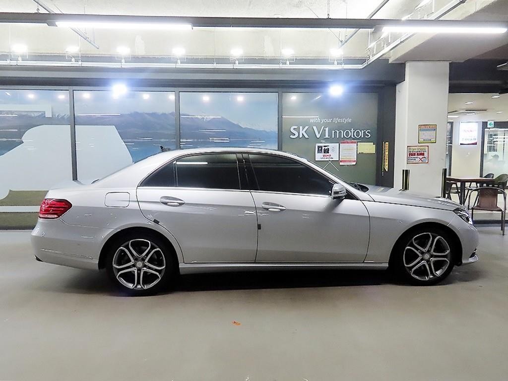 벤츠 E 클래스 E-클래스 W212 E250 블루텍 4MATIC 아방가르드 이미지 3