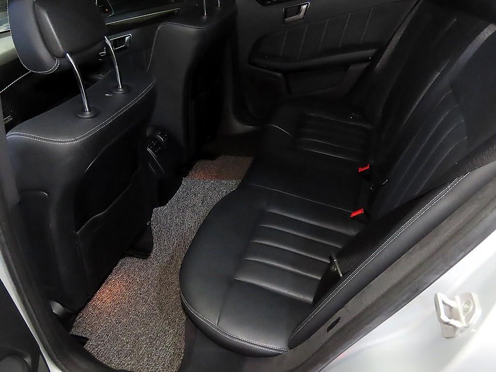 벤츠 E 클래스 E-클래스 W212 E250 블루텍 4MATIC 아방가르드 이미지 7