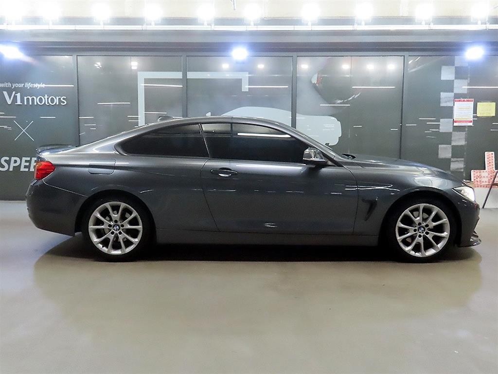 BMW 4시리즈 4시리즈 (F32) 420d 쿠페 럭셔리 이미지 3
