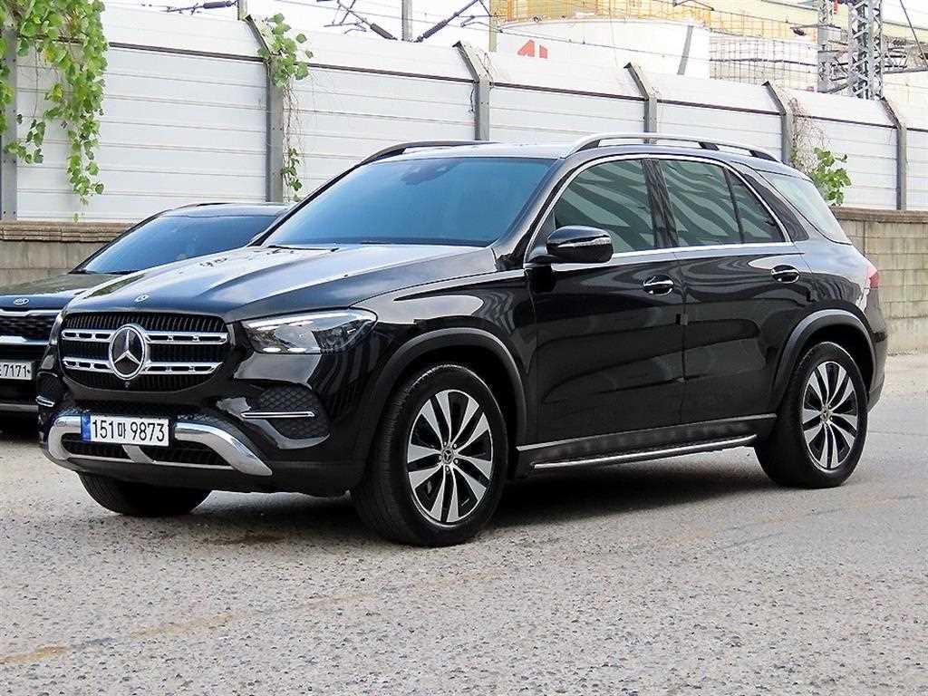 벤츠 GLE 클래스 GLE 클래스 W167 GLE 300d 4MATIC 이미지 2