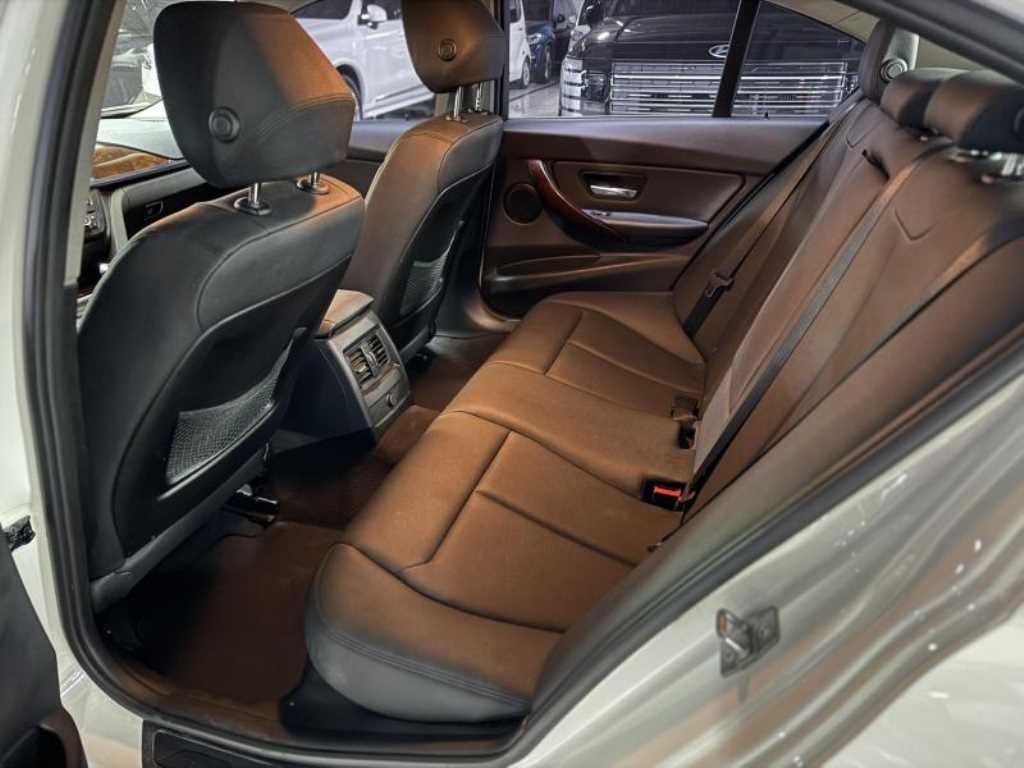 BMW 3시리즈 3시리즈 (F30) 320d 이미지 16