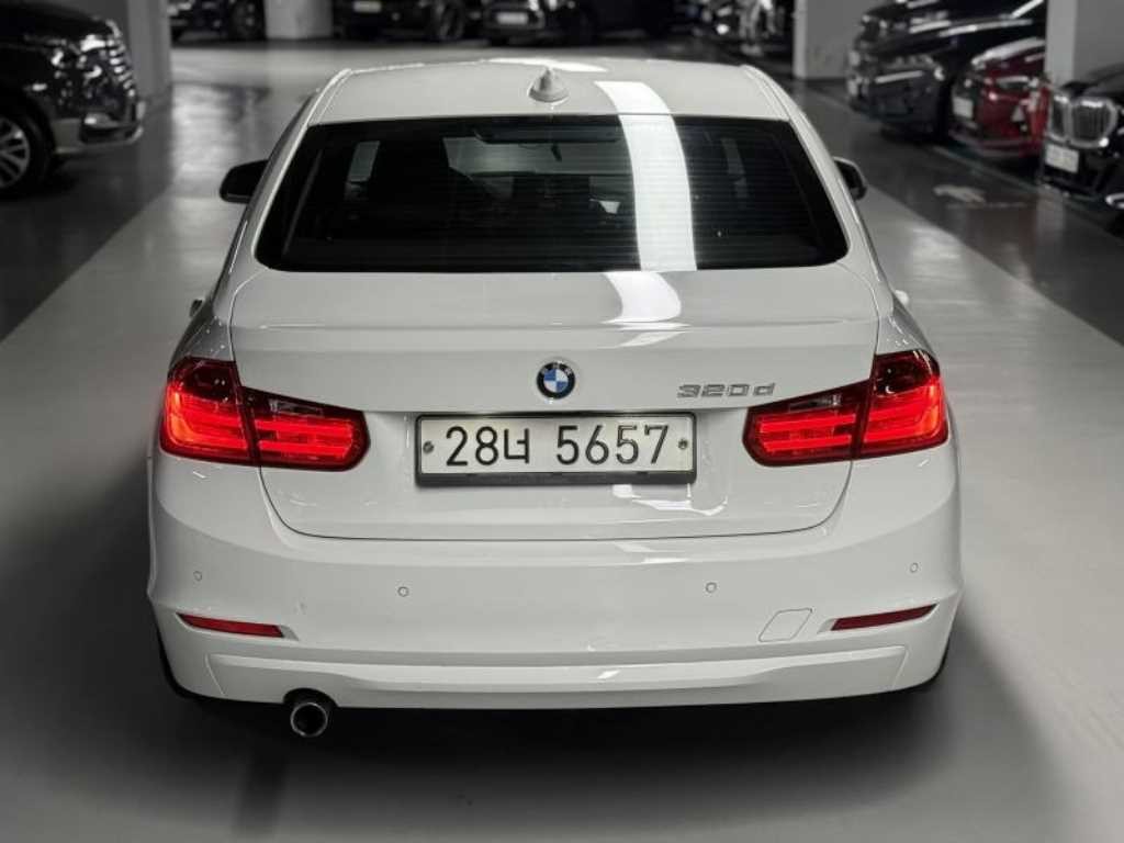 BMW 3시리즈 3시리즈 (F30) 320d 이미지 4