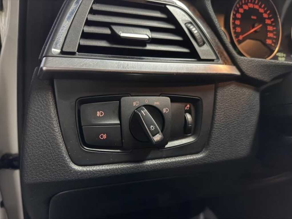 BMW 3시리즈 3시리즈 (F30) 320d 이미지 8