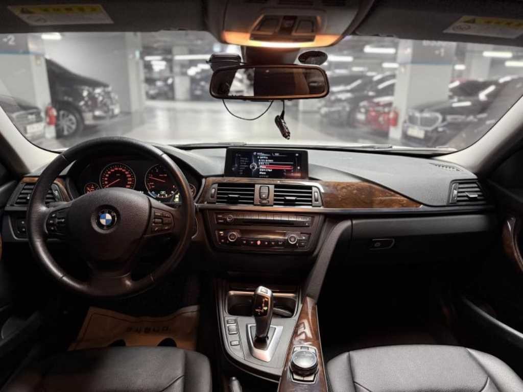 BMW 3시리즈 3시리즈 (F30) 320d 이미지 9