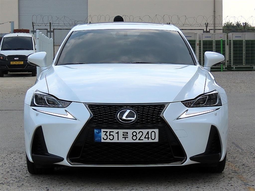 렉서스 IS 뉴IS300 F-SPORT 이미지 1