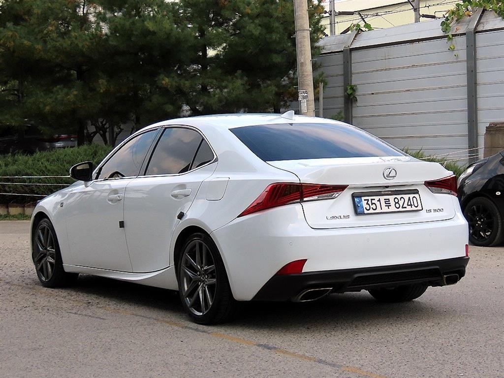 렉서스 IS 뉴IS300 F-SPORT 이미지 3