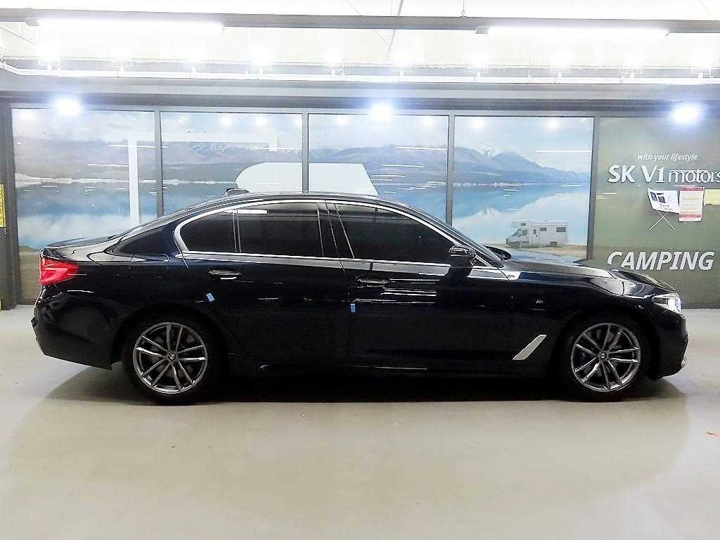 BMW 5시리즈 5시리즈 (G30) 530i M 스포츠 플러스 이미지 3