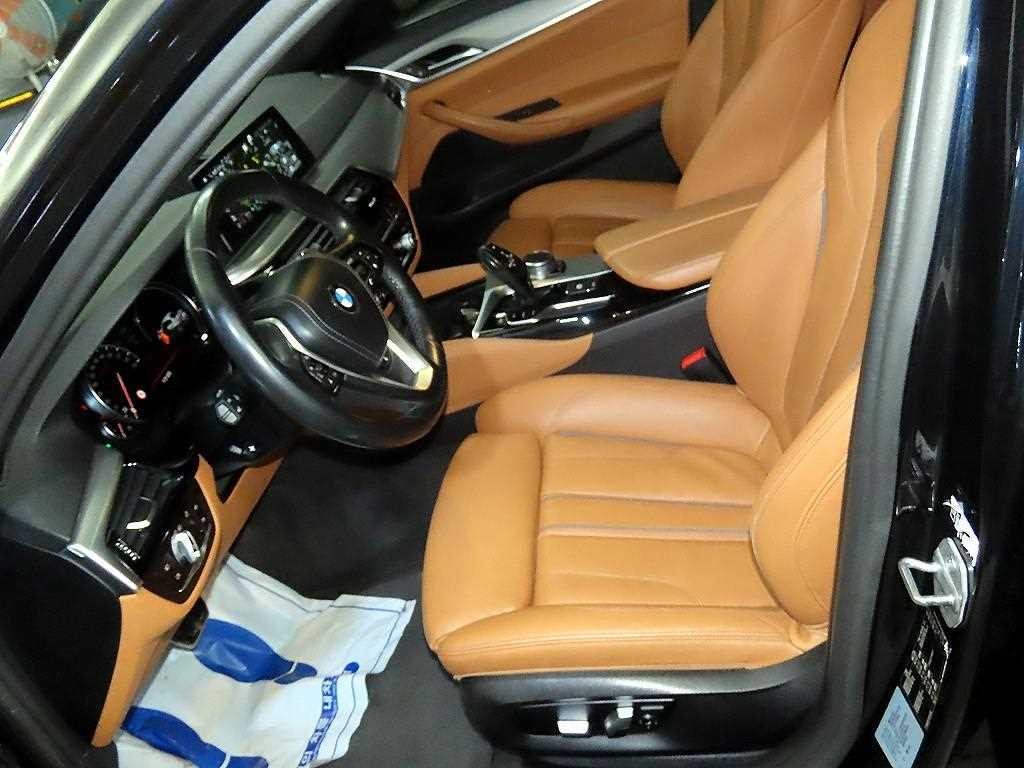 BMW 5시리즈 5시리즈 (G30) 530i M 스포츠 플러스 이미지 6