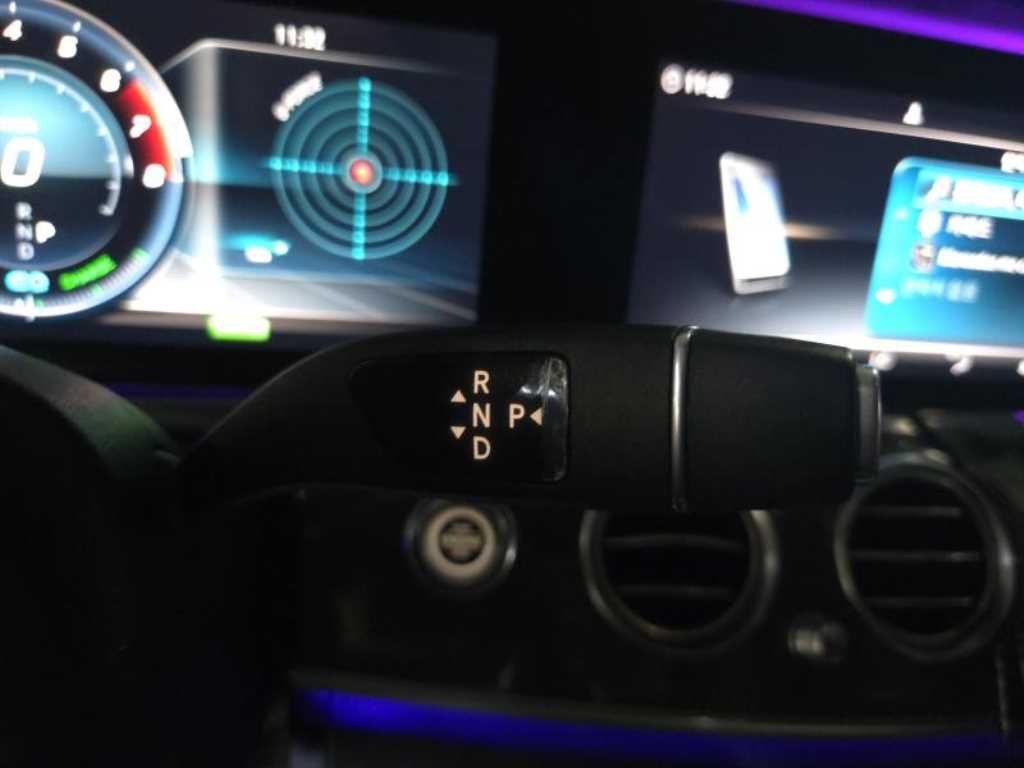 벤츠 E 클래스 E-클래스 W213 E350 4MATIC AMG LINE 이미지 12