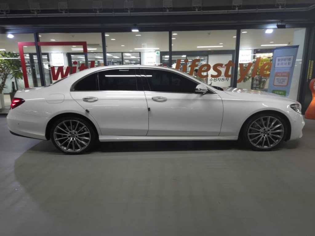 벤츠 E 클래스 E-클래스 W213 E350 4MATIC AMG LINE 이미지 3