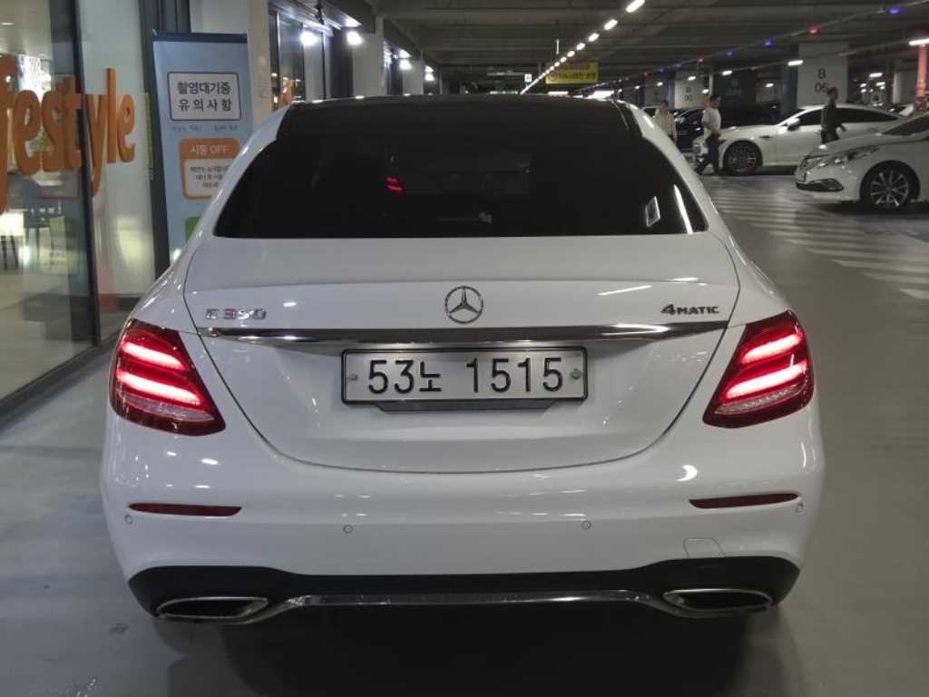 벤츠 E 클래스 E-클래스 W213 E350 4MATIC AMG LINE 이미지 5