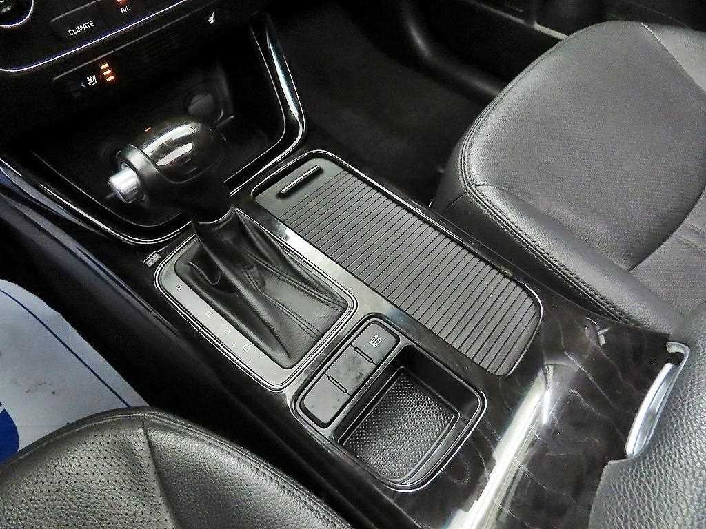 기아 쏘렌토 뉴 쏘렌토 R 2WD 2.0 TLX 스페셜 이미지 12