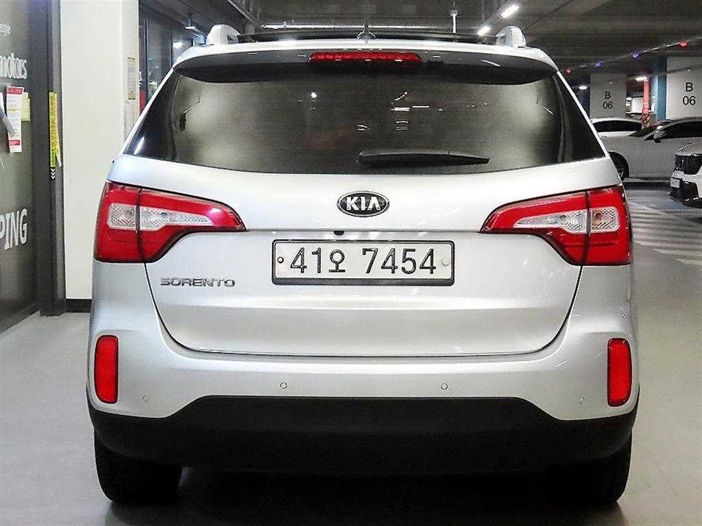 기아 쏘렌토 뉴 쏘렌토 R 2WD 2.0 TLX 스페셜 이미지 5