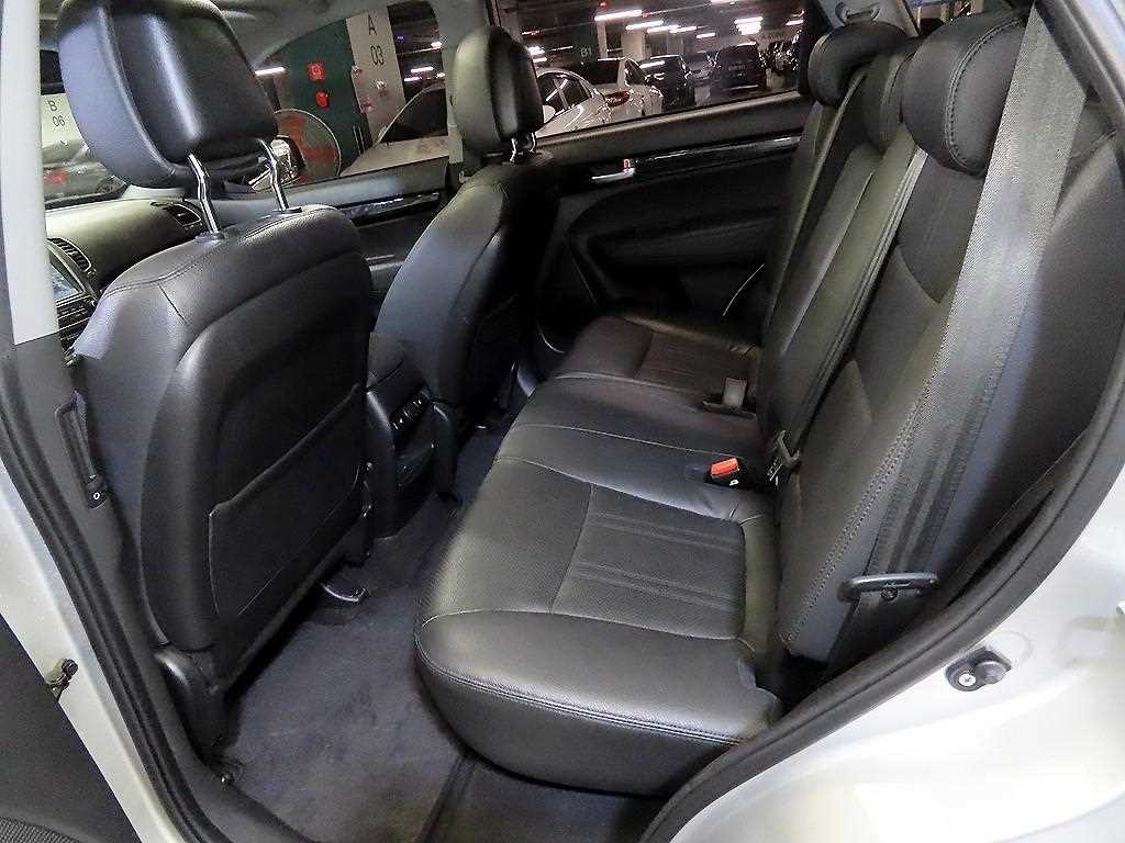 기아 쏘렌토 뉴 쏘렌토 R 2WD 2.0 TLX 스페셜 이미지 7
