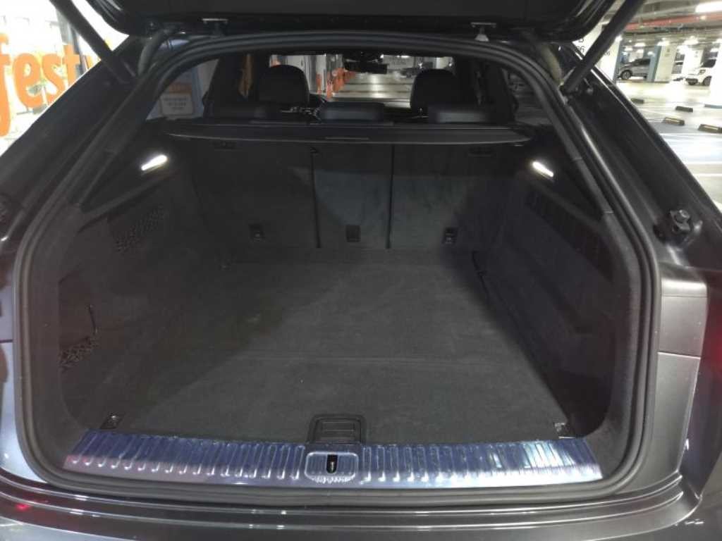 아우디 Q8 45 TDI 콰트로 프리미엄 이미지 18