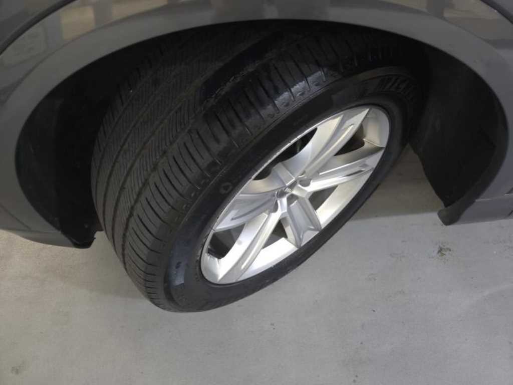 아우디 Q8 45 TDI 콰트로 프리미엄 이미지 20