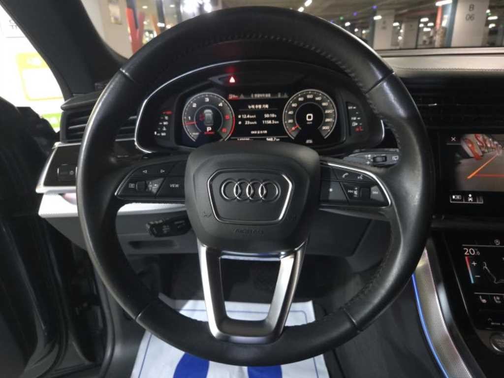 아우디 Q8 45 TDI 콰트로 프리미엄 이미지 9