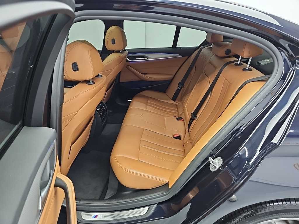 BMW 5시리즈 5시리즈 (G30) 520d M 스포츠 이미지 12