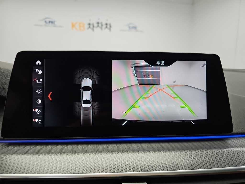 BMW 5시리즈 5시리즈 (G30) 520d M 스포츠 이미지 16