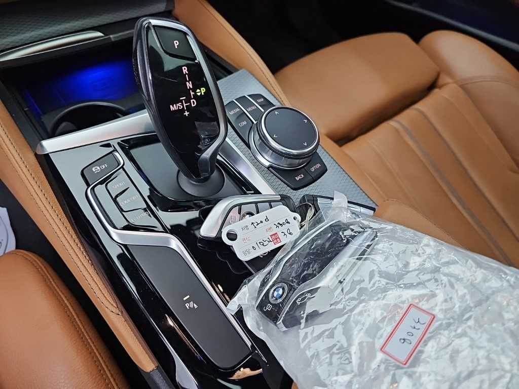 BMW 5시리즈 5시리즈 (G30) 520d M 스포츠 이미지 8