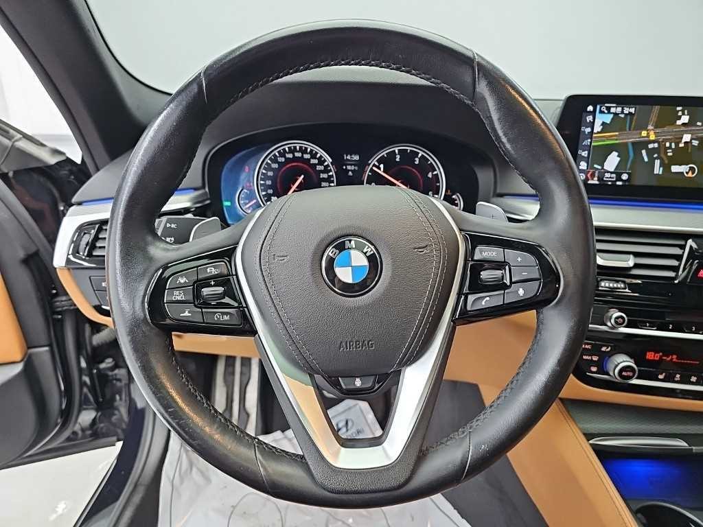 BMW 5시리즈 5시리즈 (G30) 520d M 스포츠 이미지 9