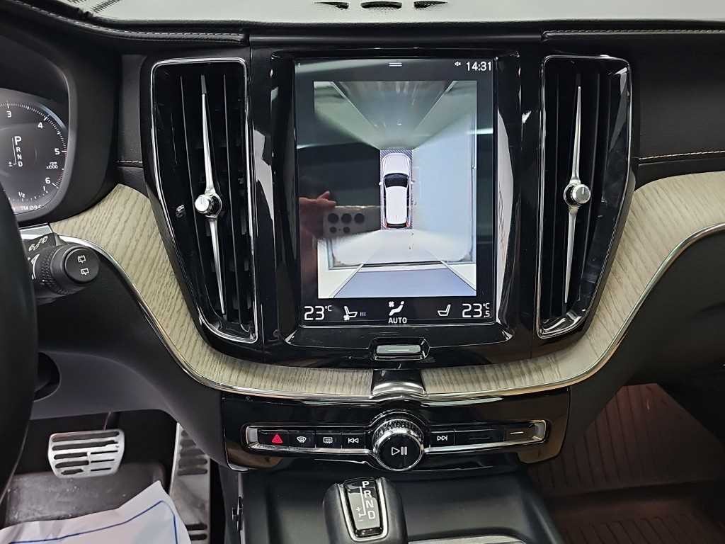볼보 XC60 XC60(2세대) D5 AWD 인스크립션 이미지 10