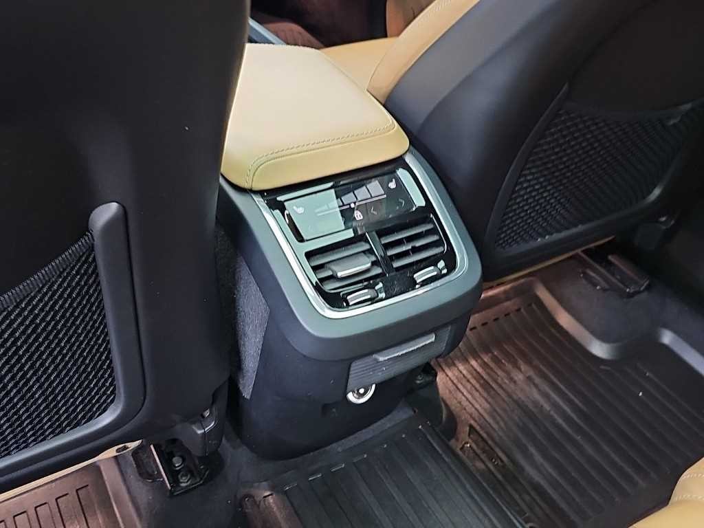 볼보 XC60 XC60(2세대) D5 AWD 인스크립션 이미지 13