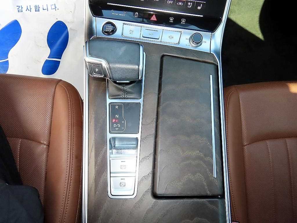 아우디 A6 A6 (C8) 45 TFSI 콰트로 프리미엄 이미지 11