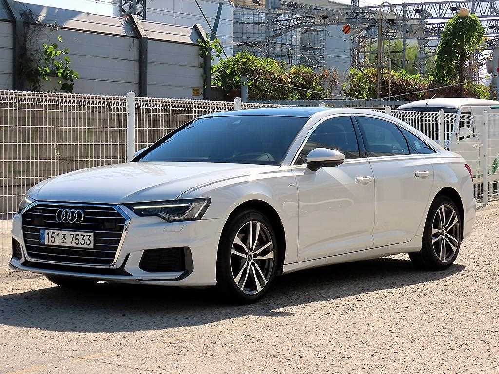 아우디 A6 A6 (C8) 45 TFSI 콰트로 프리미엄 이미지 2