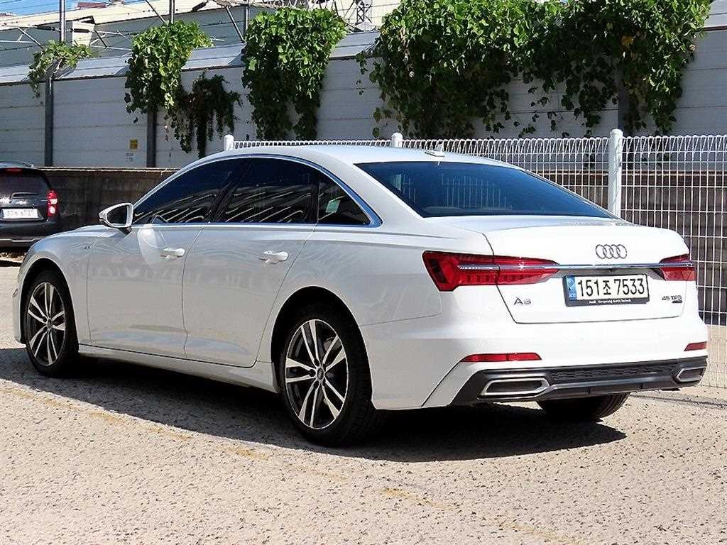 아우디 A6 A6 (C8) 45 TFSI 콰트로 프리미엄 이미지 3