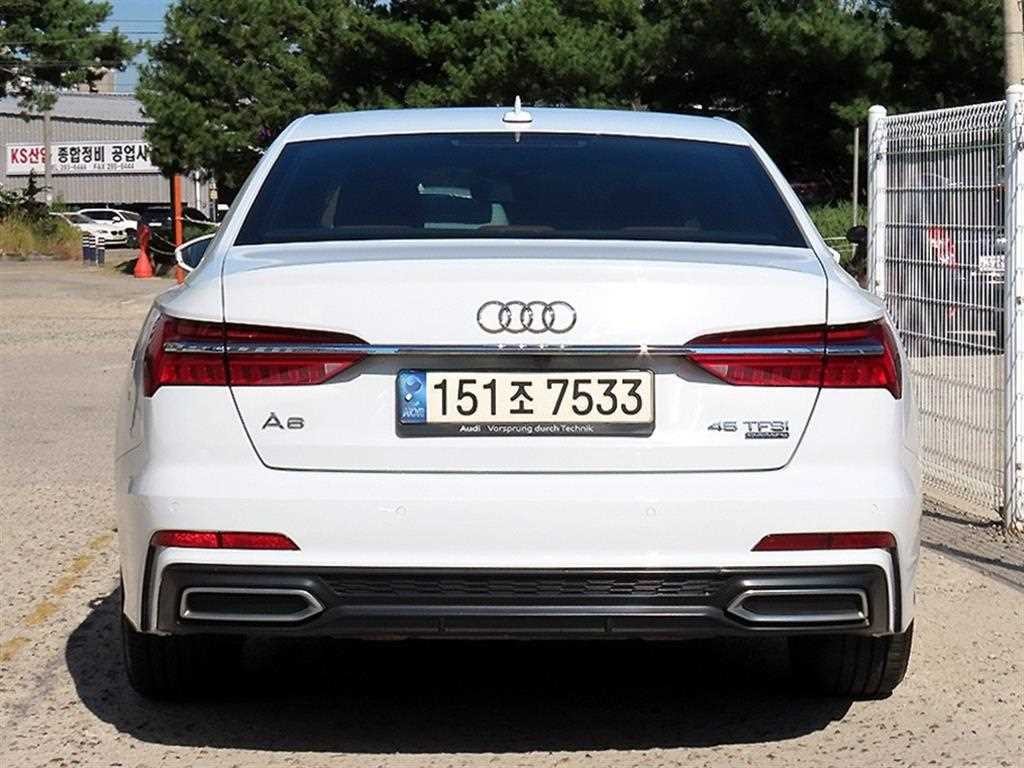 아우디 A6 A6 (C8) 45 TFSI 콰트로 프리미엄 이미지 4