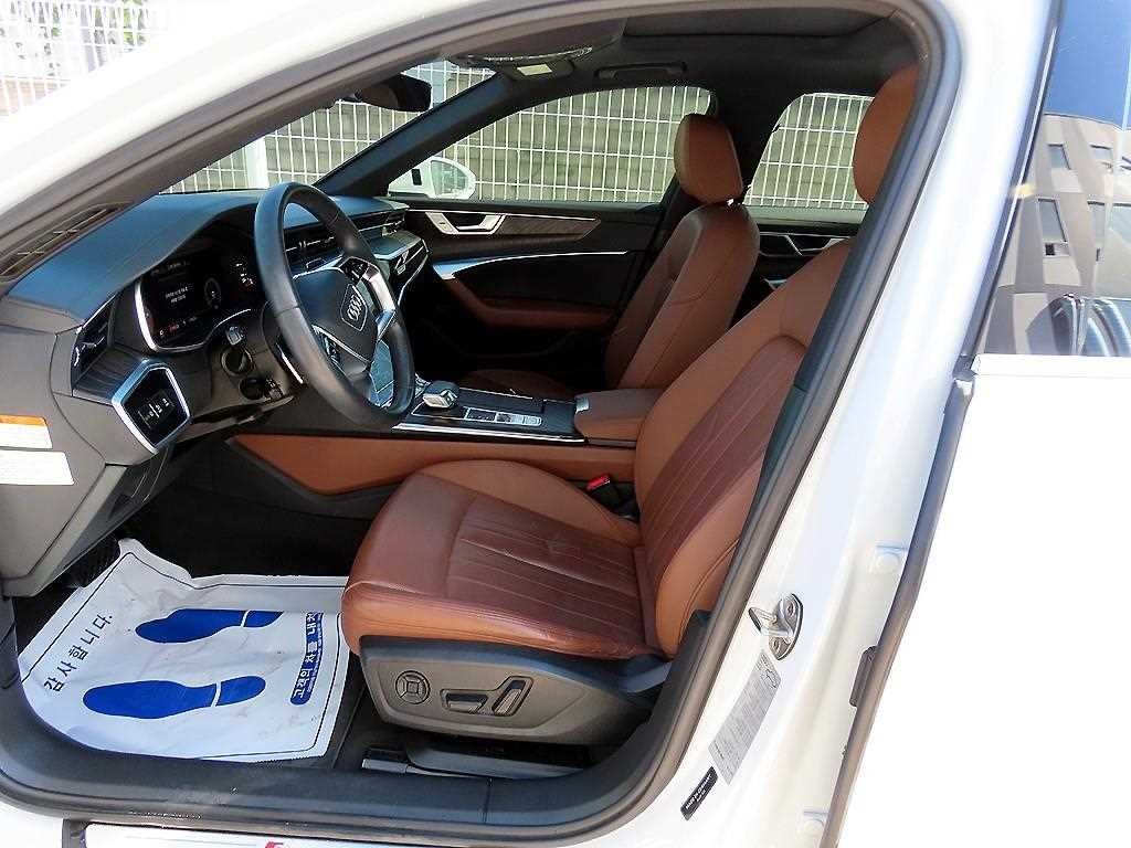 아우디 A6 A6 (C8) 45 TFSI 콰트로 프리미엄 이미지 5