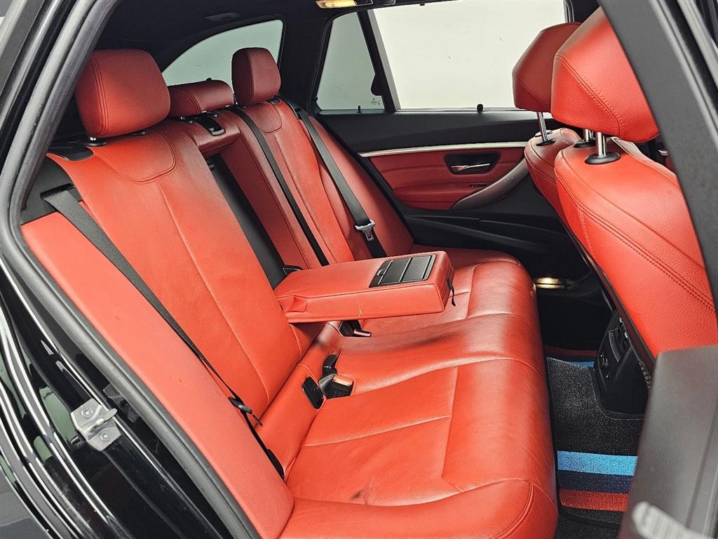 BMW 3시리즈 3시리즈 (F30) 320d 투어링 M 스포츠 쉐도우 이미지 11