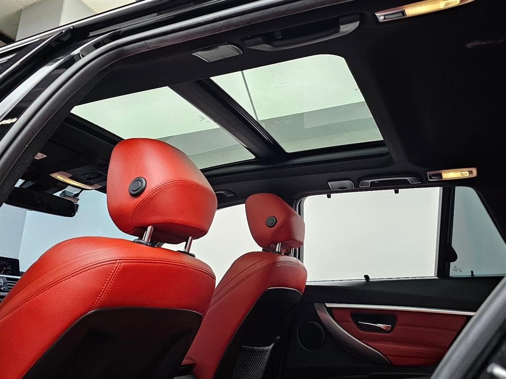 BMW 3시리즈 3시리즈 (F30) 320d 투어링 M 스포츠 쉐도우 이미지 17