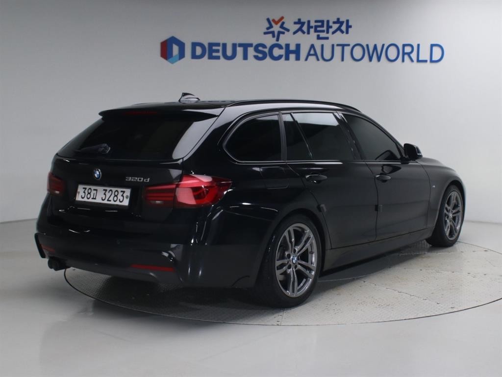 BMW 3시리즈 3시리즈 (F30) 320d 투어링 M 스포츠 쉐도우 이미지 2