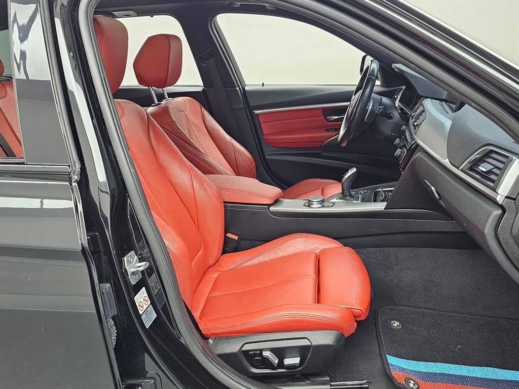 BMW 3시리즈 3시리즈 (F30) 320d 투어링 M 스포츠 쉐도우 이미지 9