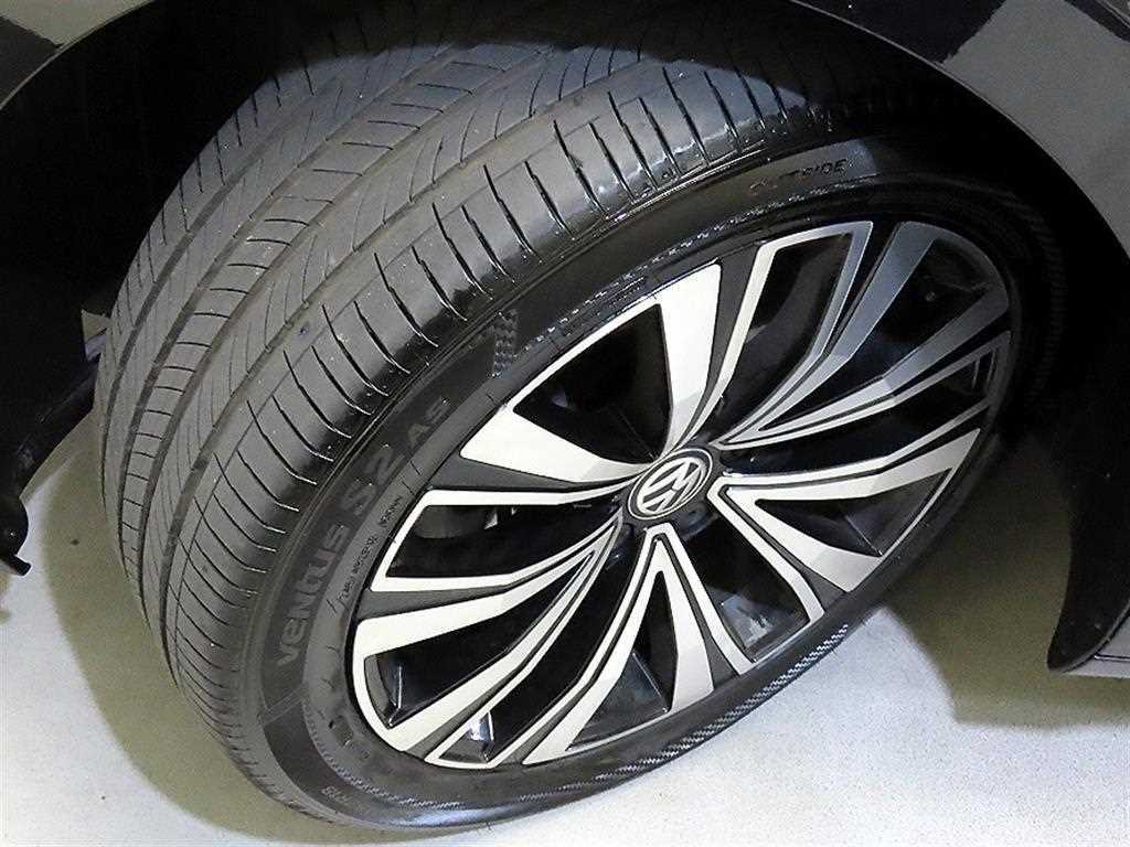 폭스바겐 아테온 2.0 TDI 엘레강스 프레스티지 이미지 20